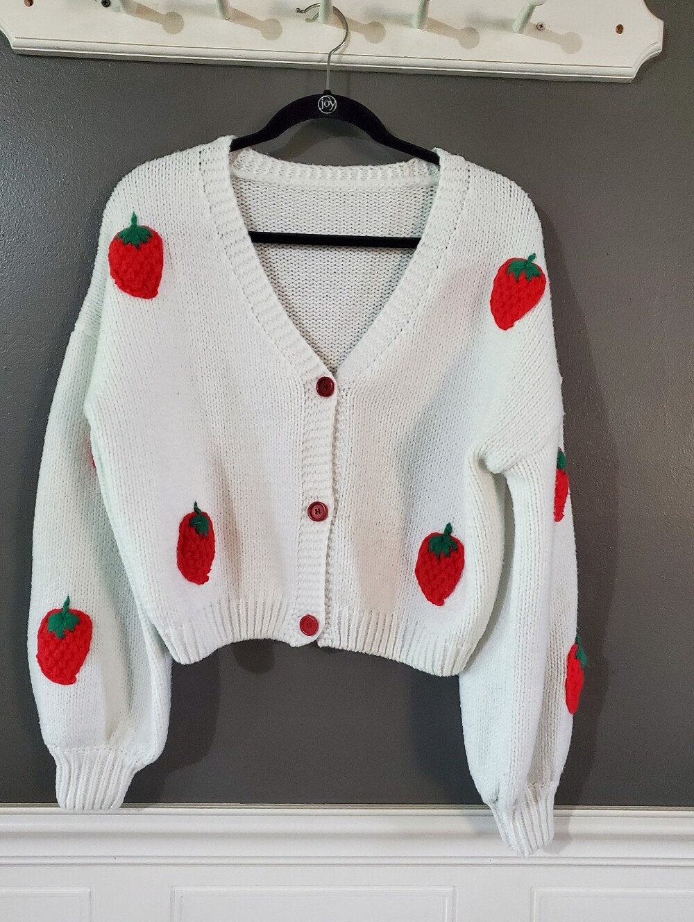 Hand Knit Chunky Strawberry Cropped 3 Button Cardigan M